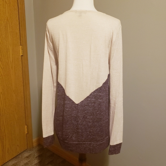 ☀️ 4/$25 … Amal Chevron Knit Top - Picture 3 of 6